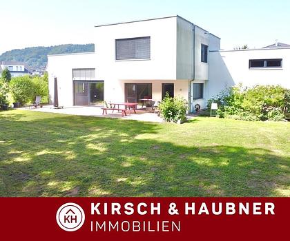 Architektur trifft Design -
Wohnen in Harmonie mit der Natur!
Pilsach